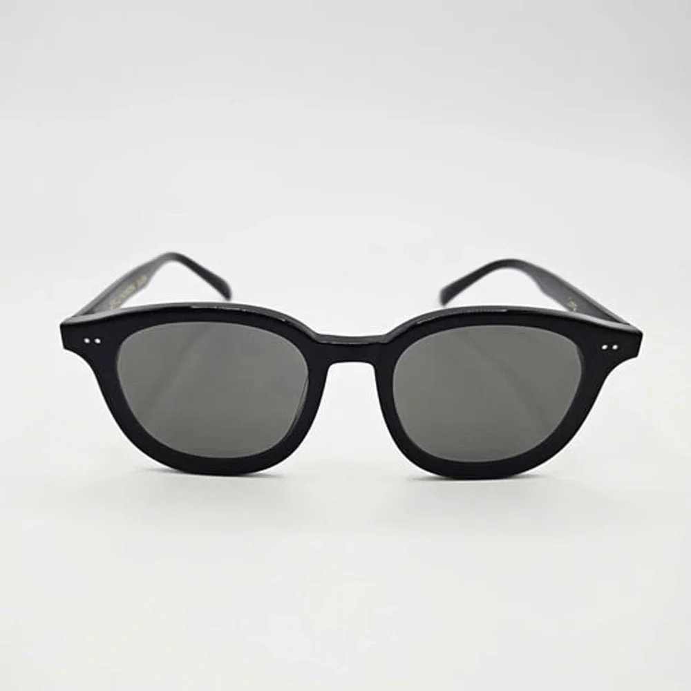 Stylish Black Sunglasses - Picture 1 of 7